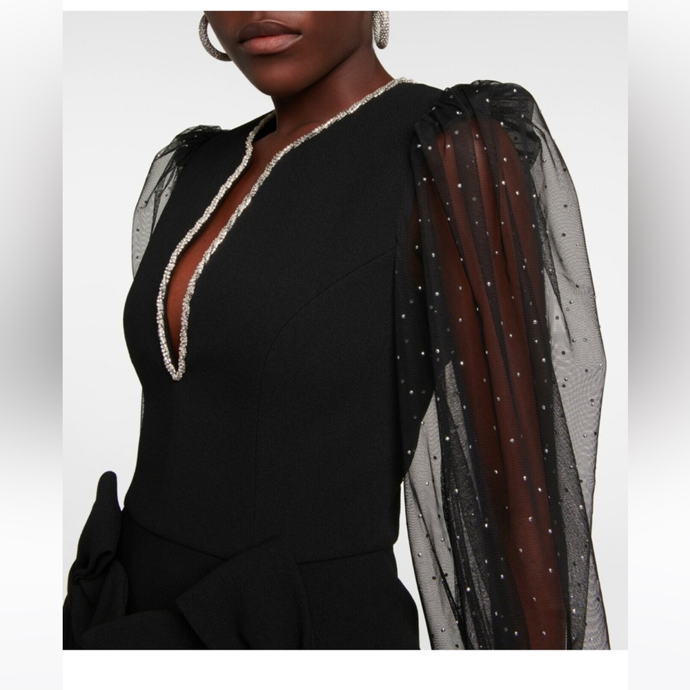 Elegant Black Dress with Sheer Sleeves - Picture 4 of 11